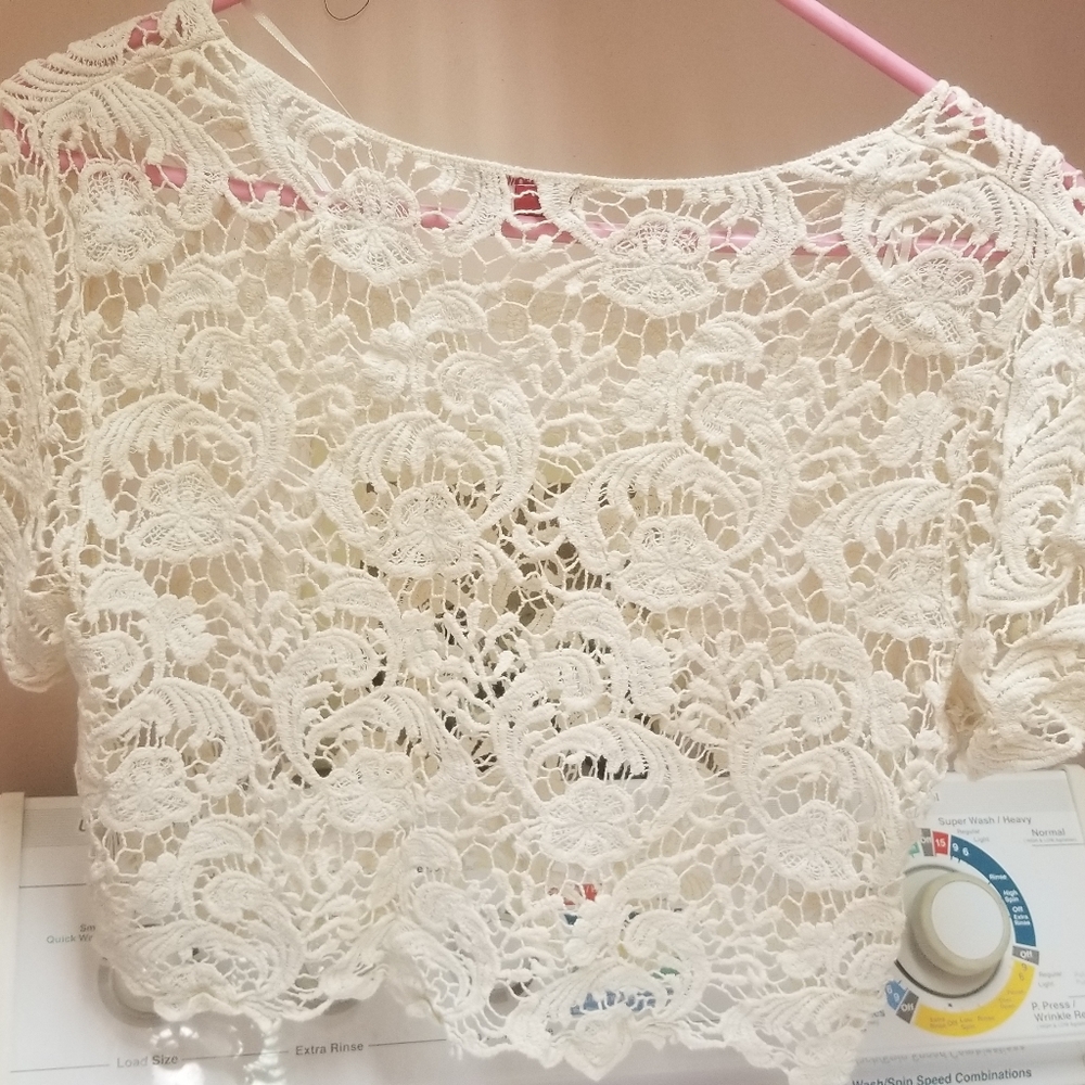 crop top - Picture 2 of 2